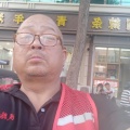 单纯的小书虫在看书的头像