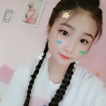 神秘的女巫在挖野菜的头像