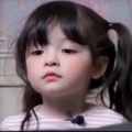 爱看小说的女孩的头像