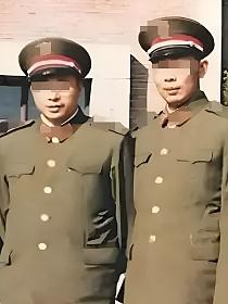 首长看到外公照片愣住的封面
