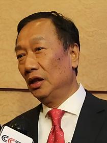 富士康重回中国建厂的封面